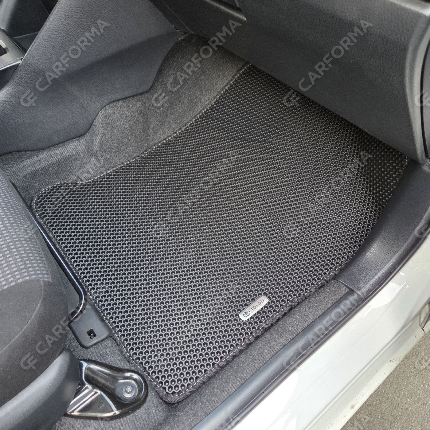 Водительские  коврики  Toyota Yaris L 2013&nbsp;-&nbsp;2026 в Ставрополе
