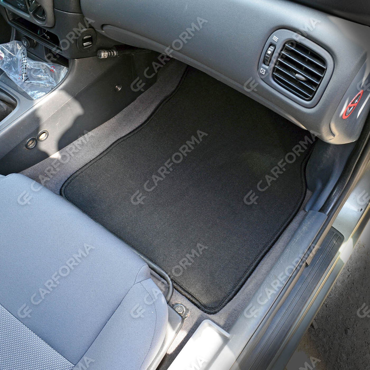 Коврики на Nissan Almera 2 (N16) 2000&nbsp;-&nbsp;2006 в Ставрополе