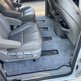 Ворсовые коврики на KIA Carnival III 7 мест 2014 - 2021 в Ставрополе Ворсовые коврики на KIA Carnival III 7 мест 2014 - 2021 в Ставрополе