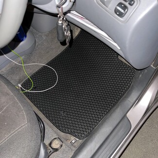 Коврики на Toyota Vitz I 1998 - 2005 в Ставрополе Коврики на Toyota Vitz I 1998 - 2005 в Ставрополе