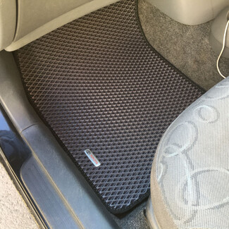 Коврики на Toyota Vitz I 1998 - 2005 в Ставрополе Коврики на Toyota Vitz I 1998 - 2005 в Ставрополе